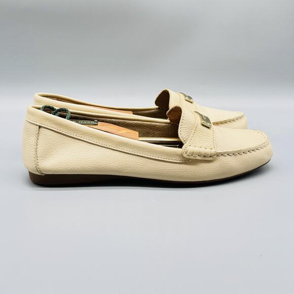 Coach Shoes Women 9 Beige Leather Loafers Driving Moccasins Slip On Casual Flats - Picture 1 of 13